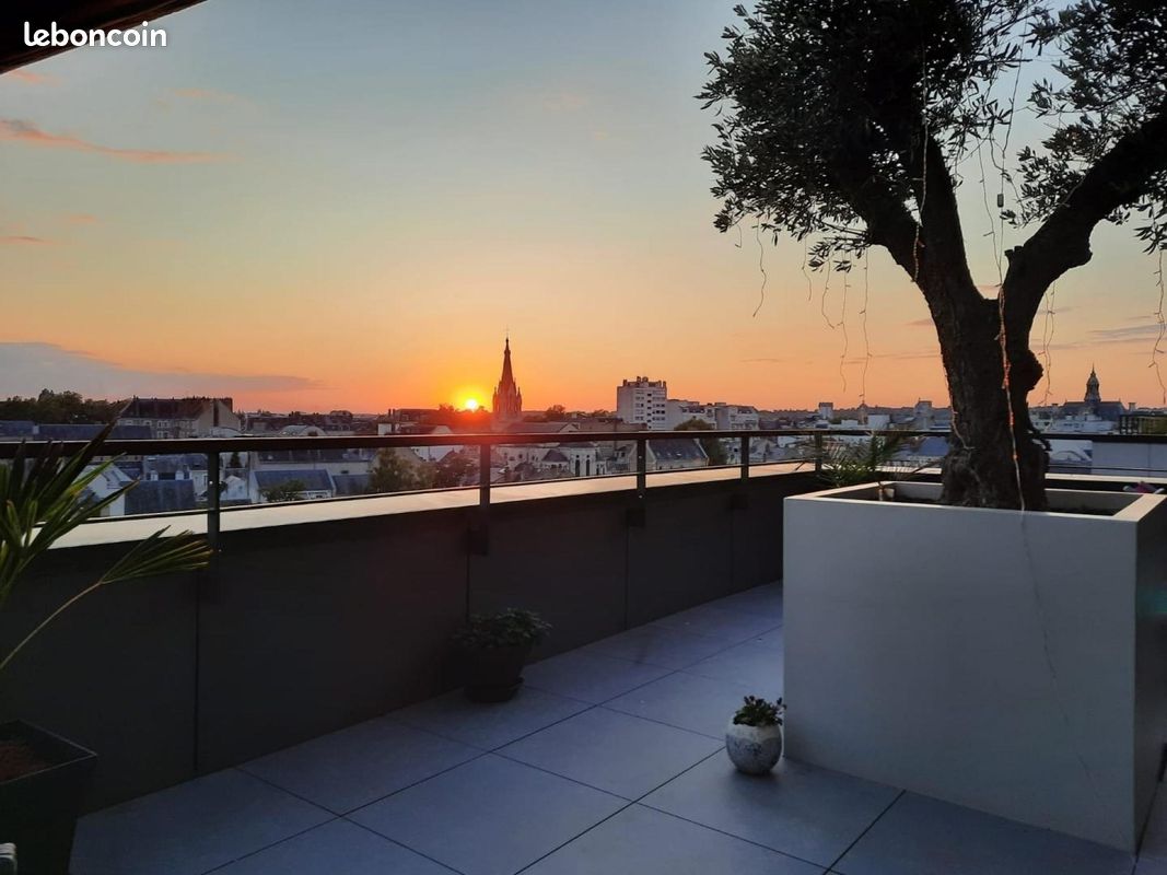 4 bedrooms Apartment in Tours, France No. 44023