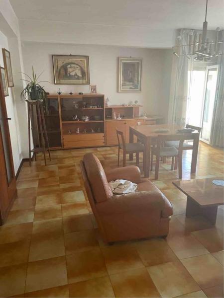 5-Zimmer Wohnung in Aversa, Italy, Nr. 234189