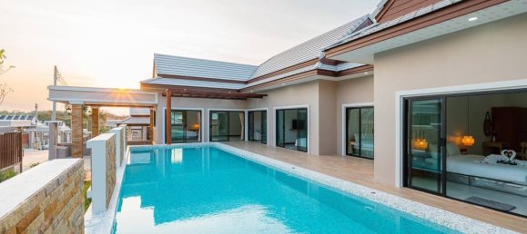 Villa de 3 dormitorios en Pran Buri, Thailand No. 21898 10