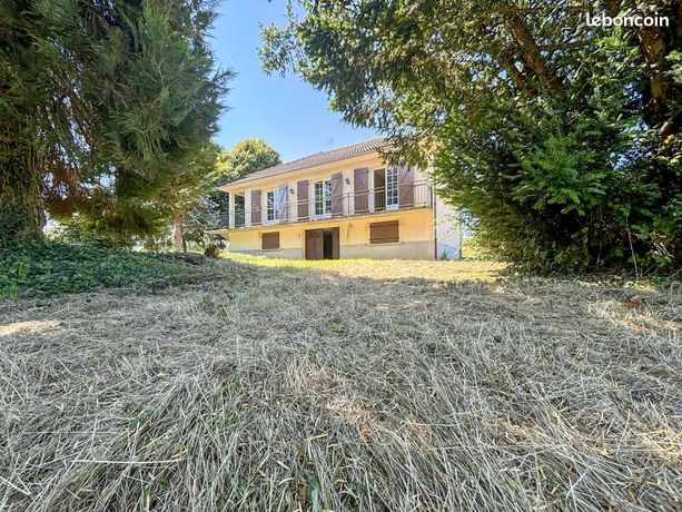 Casa de 3 dormitorios en Saint-Junien, France No. 306181