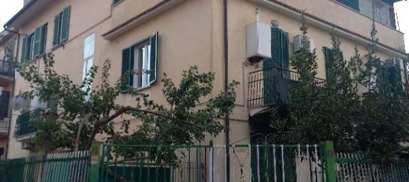 2 rooms Apartment in Rome, Italy No. 38528 9