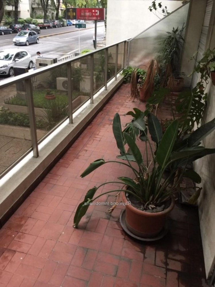 3 bedrooms Apartment in Montevideo, Uruguay No. 11767