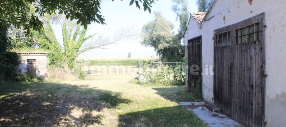 4 bedrooms House in Fiesso Umbertiano, Italy No. 351104 6