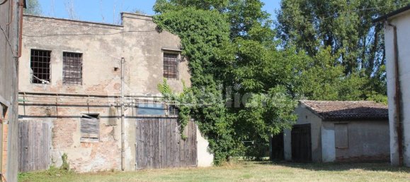 4 bedrooms House in Fiesso Umbertiano, Italy No. 351104 5