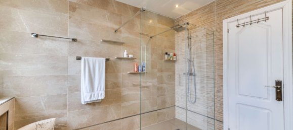 5 Schlafzimmer Villa in Marbella, Spain, Nr. 68024 12