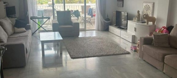 Apartamento de 3 dormitorios en Marbella, Spain No. 190832 5