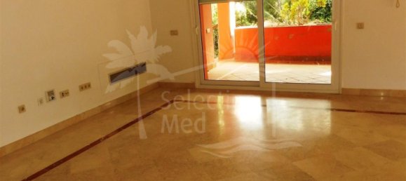 Villa de 4 dormitorios en Cádiz, Spain No. 26629 16