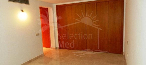 Villa de 4 dormitorios en Cádiz, Spain No. 26629 30