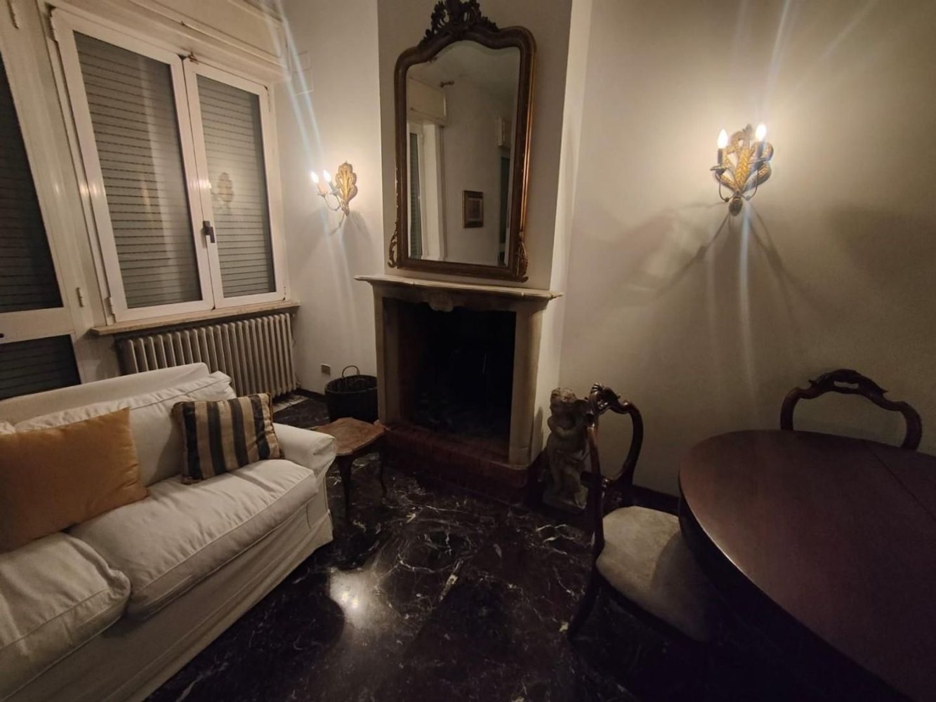 8غرفة شقة في Massa, Italy رقم 188971