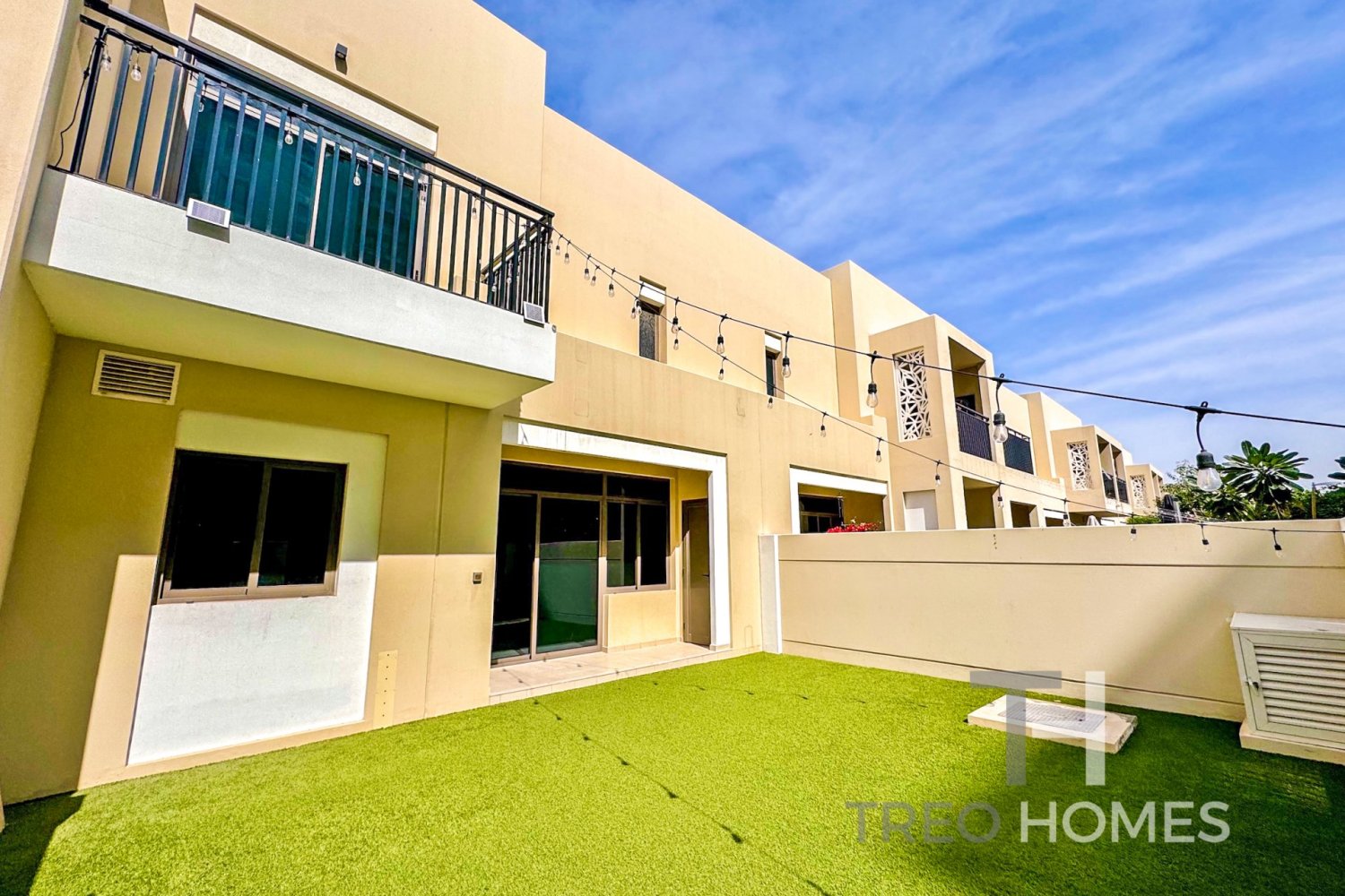 3 bedrooms Townhouse in Town Square, UAE No. 28631