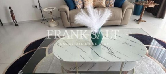 Penthouse T2 em Luqa, Malta N.º 5222 5