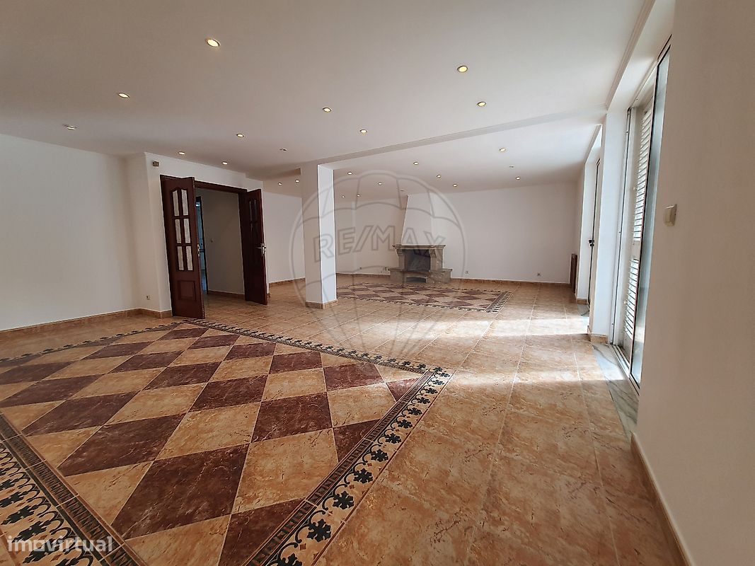 4 bedrooms House in Seixal, Portugal No. 286114