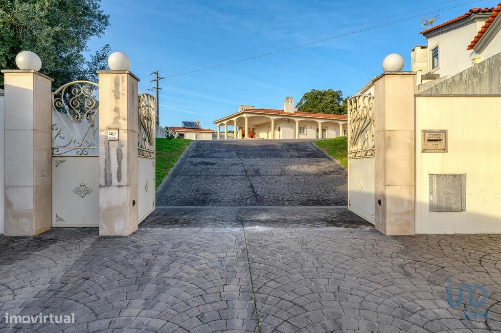 5 bedrooms Villa in Leiria, Portugal No. 120368