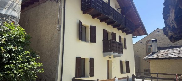 5-Zimmer Haus in Aosta, Italy, Nr. 267880 3
