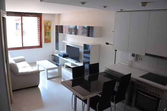 Квартира с 1 спальней в Мадрид, Испания № 182473