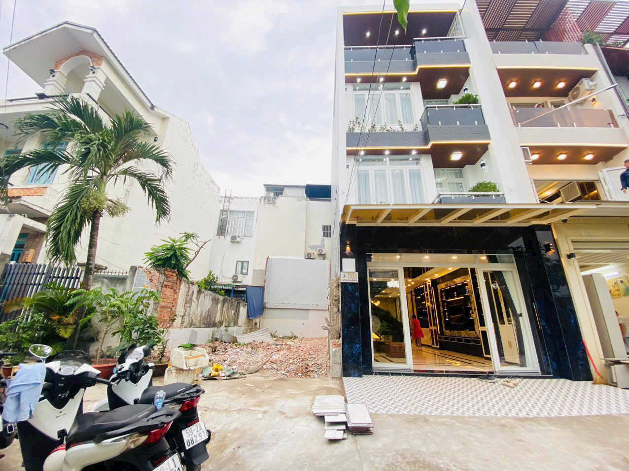 70m² Land in District 7, Vietnam No. 20004