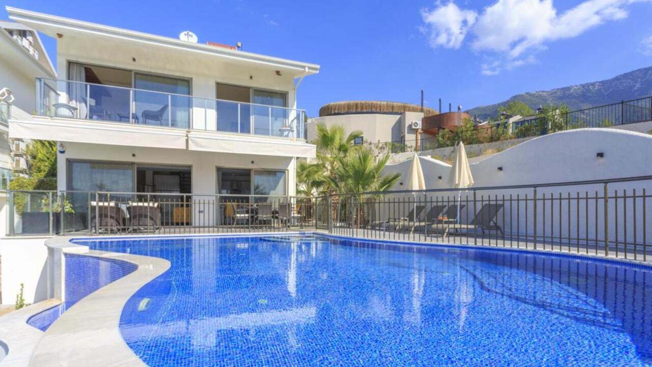 Villa 3+1 in Fethiye, Turkey No. 17497