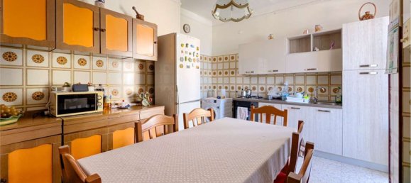 Квартира с 4 комнатами в Таранто, Италия № 139155 26