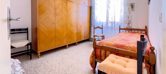 Квартира с 4 комнатами в Таранто, Италия № 139155 22