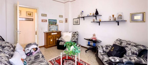 Квартира с 4 комнатами в Таранто, Италия № 139155 11