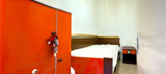 Квартира с 4 комнатами в Таранто, Италия № 139155 18