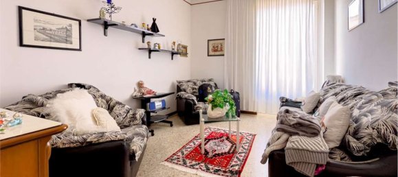 Квартира с 4 комнатами в Таранто, Италия № 139155 10