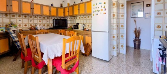 Квартира с 4 комнатами в Таранто, Италия № 139155 25