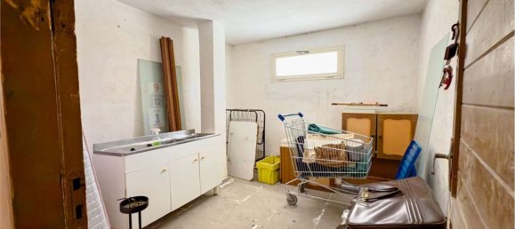 Квартира с 4 комнатами в Таранто, Италия № 139155 27