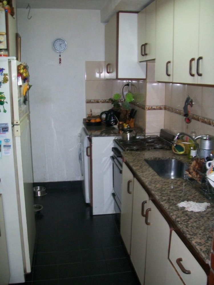 Apartamento de 3 dormitorios en Buenos Aires, Argentina No. 66864