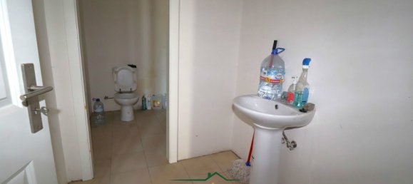 239m² Commercial property in Sao Joao da Madeira, Portugal No. 95555 8