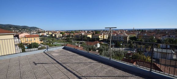 Квартира с 3 комнатами в Диано Марина, Италия № 87027 23