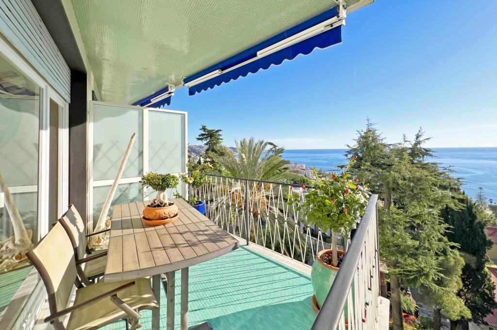 2 bedrooms Apartment in Sanremo, Italy No. 106318