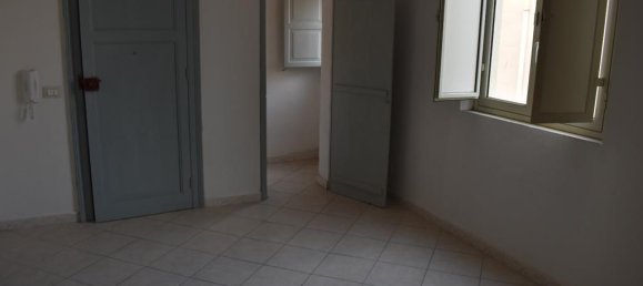 3 rooms Apartment in Trapani, Italy No. 224572 3