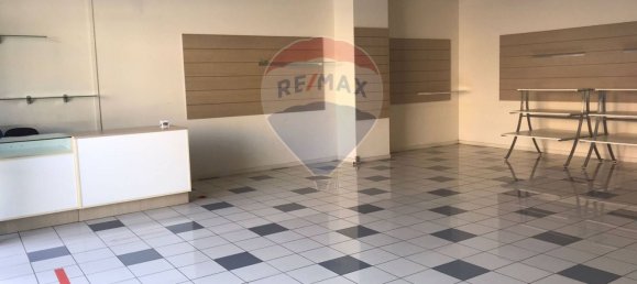 Imóvel comercial de 1 divisão em Brescia, Italy N.º 356202 8