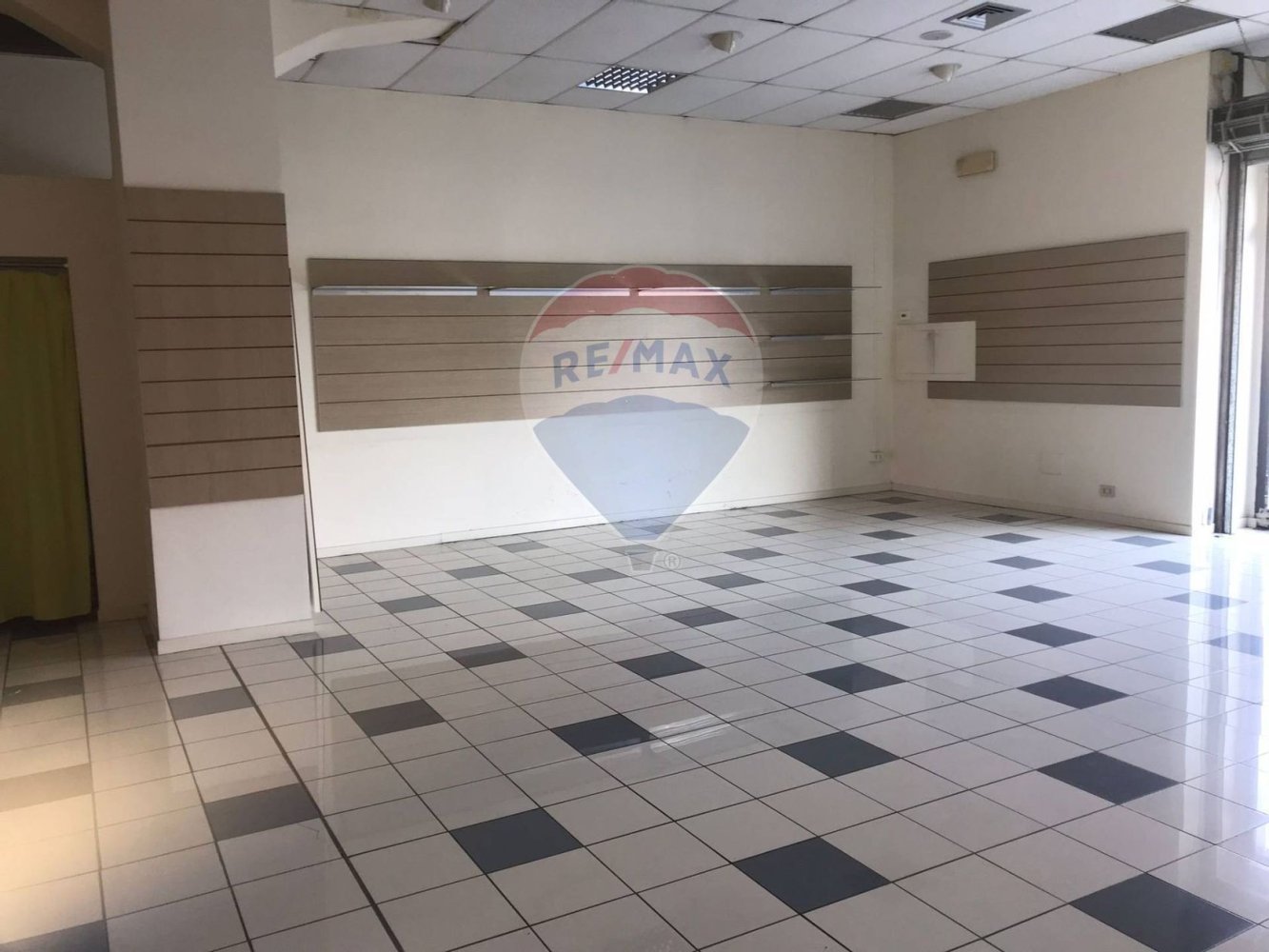 Imóvel comercial de 1 divisão em Brescia, Italy N.º 356202