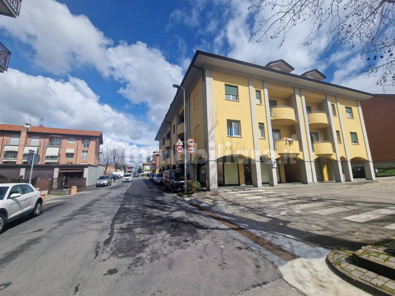 Imóvel comercial de 4 divisões em Grinzane Cavour, Italy N.º 312878