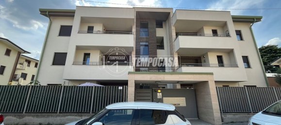 2 bedrooms Apartment in Lissone, Italy No. 364352 2