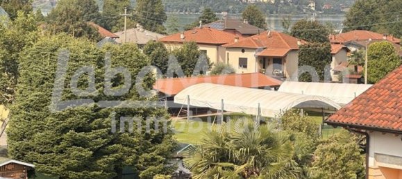 Apartamento de 4 dormitorios en Gavirate, Italy No. 361315 48