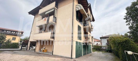 Apartamento de 4 dormitorios en Gavirate, Italy No. 361315 7
