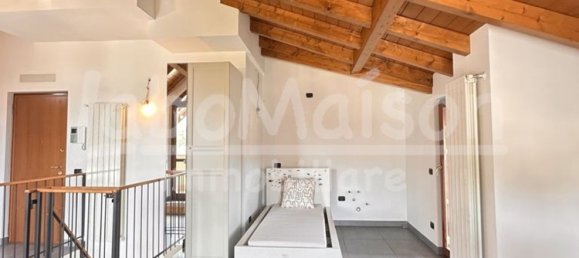 Apartamento de 4 dormitorios en Gavirate, Italy No. 361315 39
