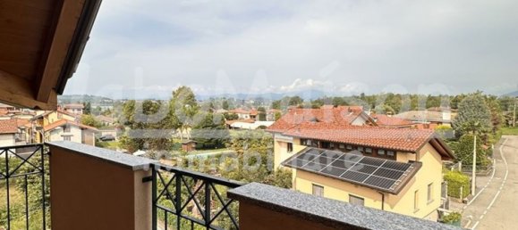 Apartamento de 4 dormitorios en Gavirate, Italy No. 361315 46