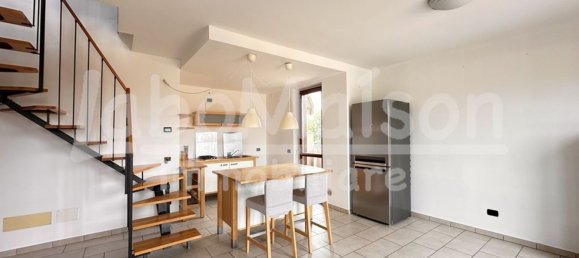 Apartamento de 4 dormitorios en Gavirate, Italy No. 361315 26