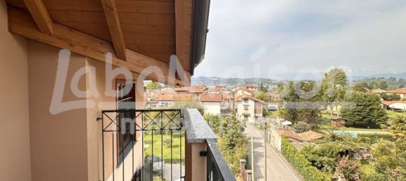 Apartamento de 4 dormitorios en Gavirate, Italy No. 361315 50