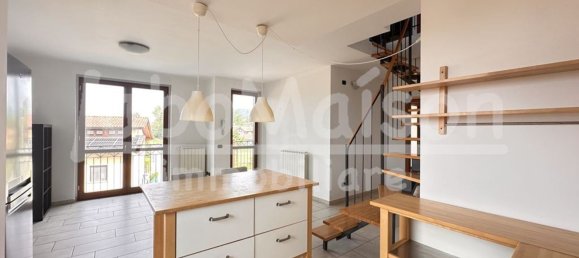 Apartamento de 4 dormitorios en Gavirate, Italy No. 361315 28