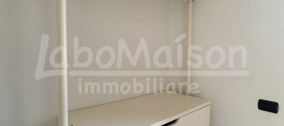 Apartamento de 4 dormitorios en Gavirate, Italy No. 361315 17