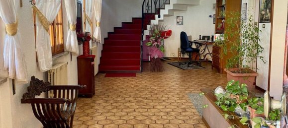 5 غرف نوم فيلا في Aprilia, Italy رقم 347514 9