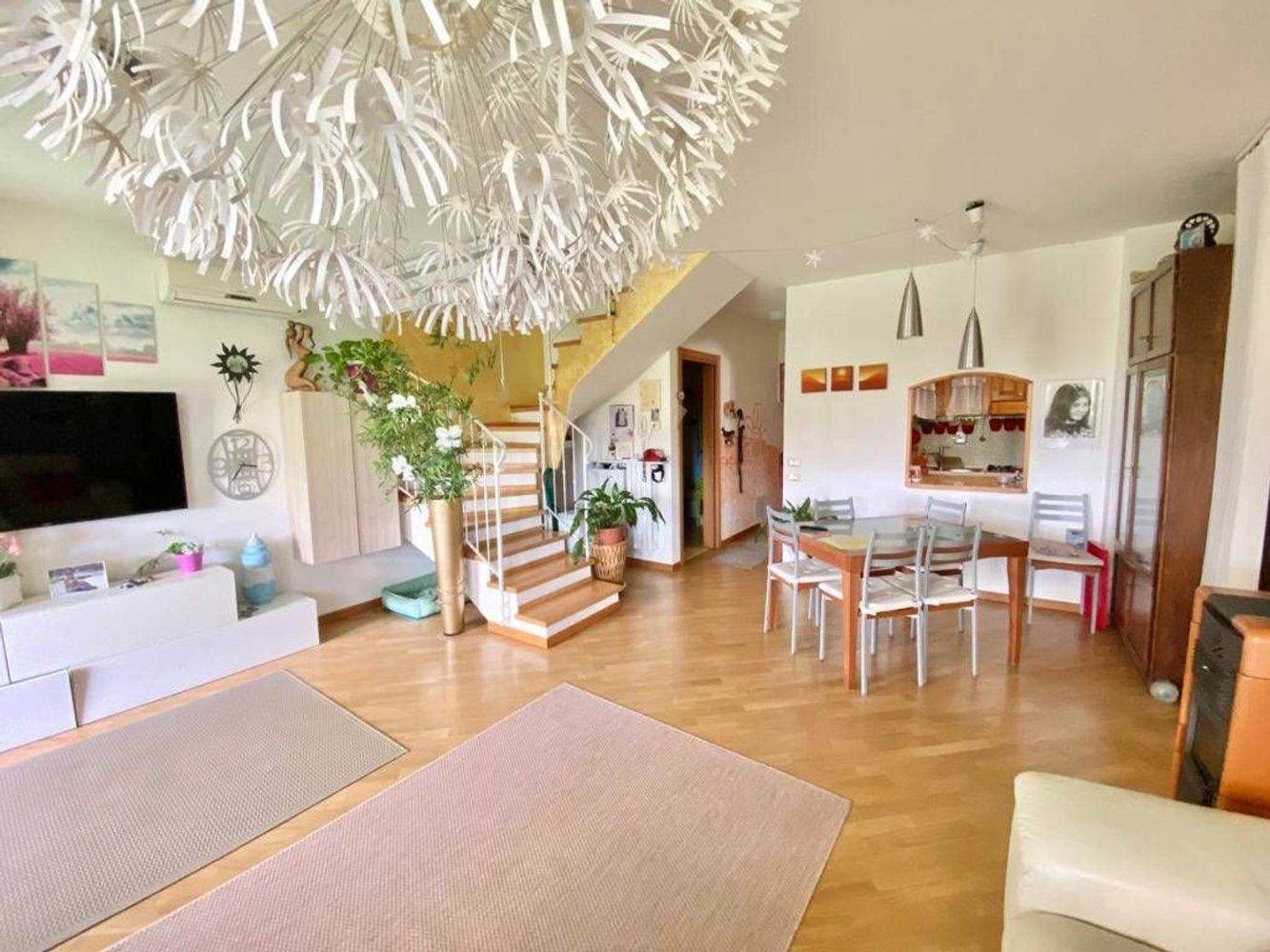 6 rooms Apartment in Pesaro, Italy No. 172427