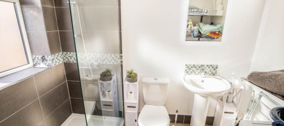 3 bedrooms House in Chester, United Kingdom No. 2851 8