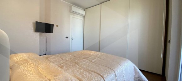 3 rooms Apartment in Bari, Italy No. 23786 40