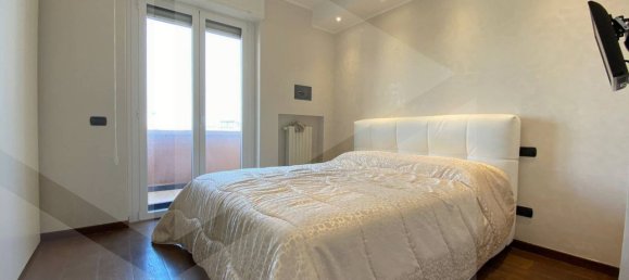 3 rooms Apartment in Bari, Italy No. 23786 11
